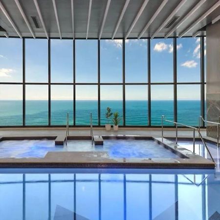 Surfers Paradise New Beachfront Apartments Guldkusten Exteriör bild