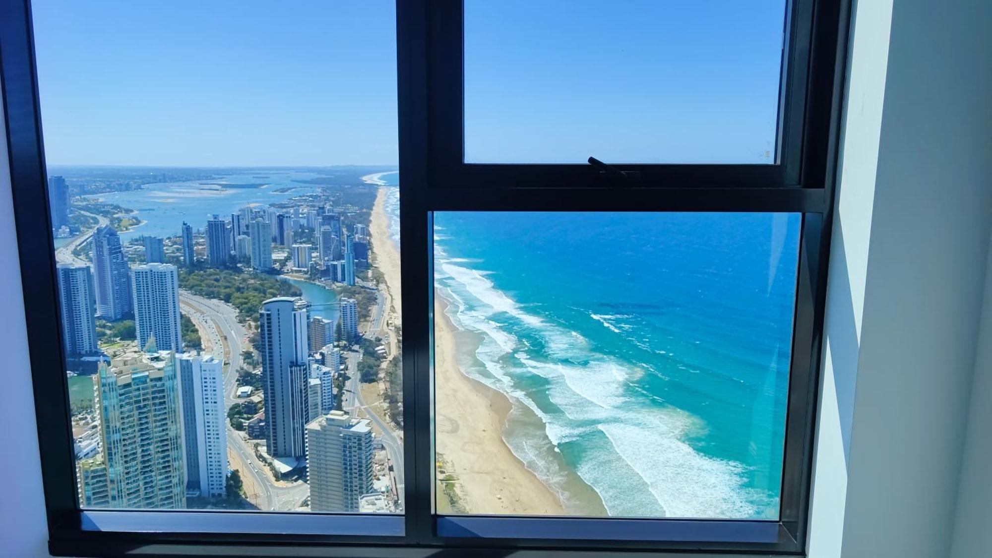 Surfers Paradise New Beachfront Apartments Guldkusten Exteriör bild