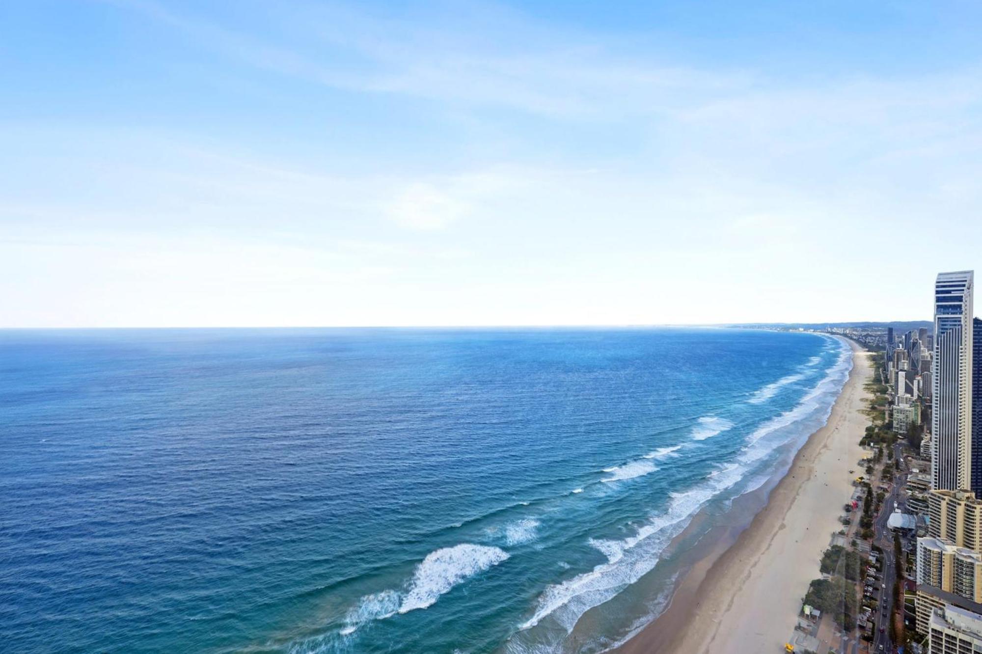 Surfers Paradise New Beachfront Apartments Guldkusten Rum bild