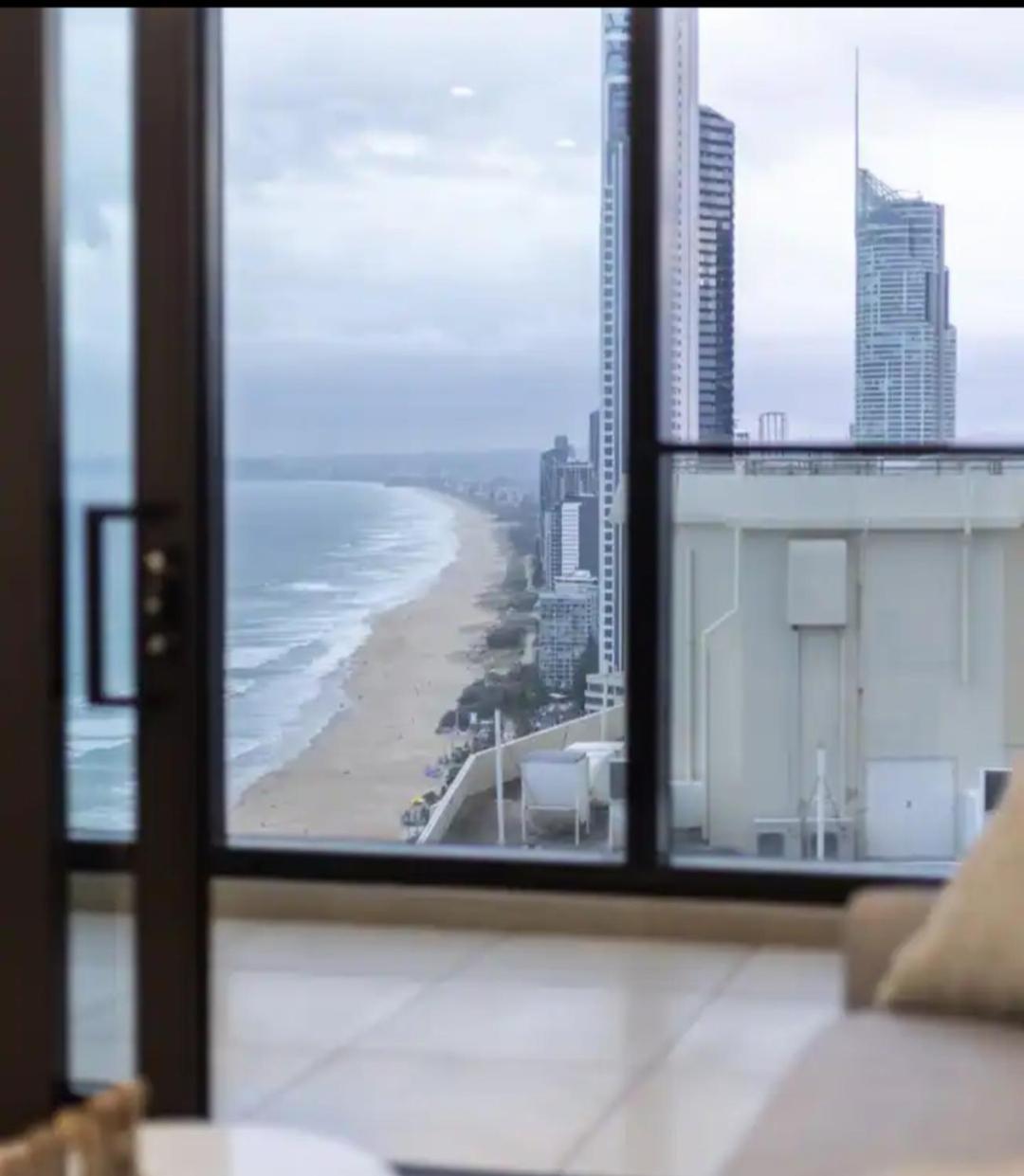 Surfers Paradise New Beachfront Apartments Guldkusten Exteriör bild